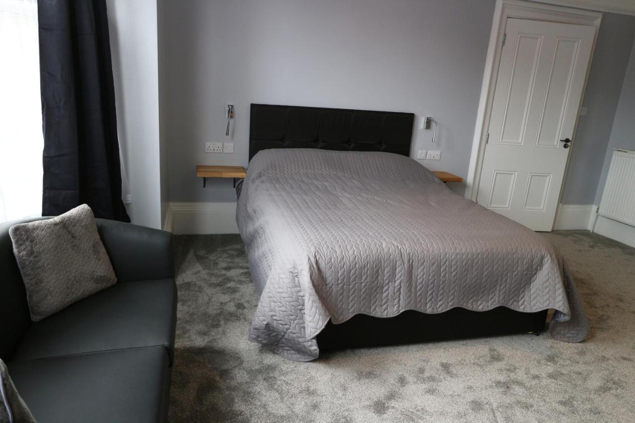Number 33 Only Guest house *